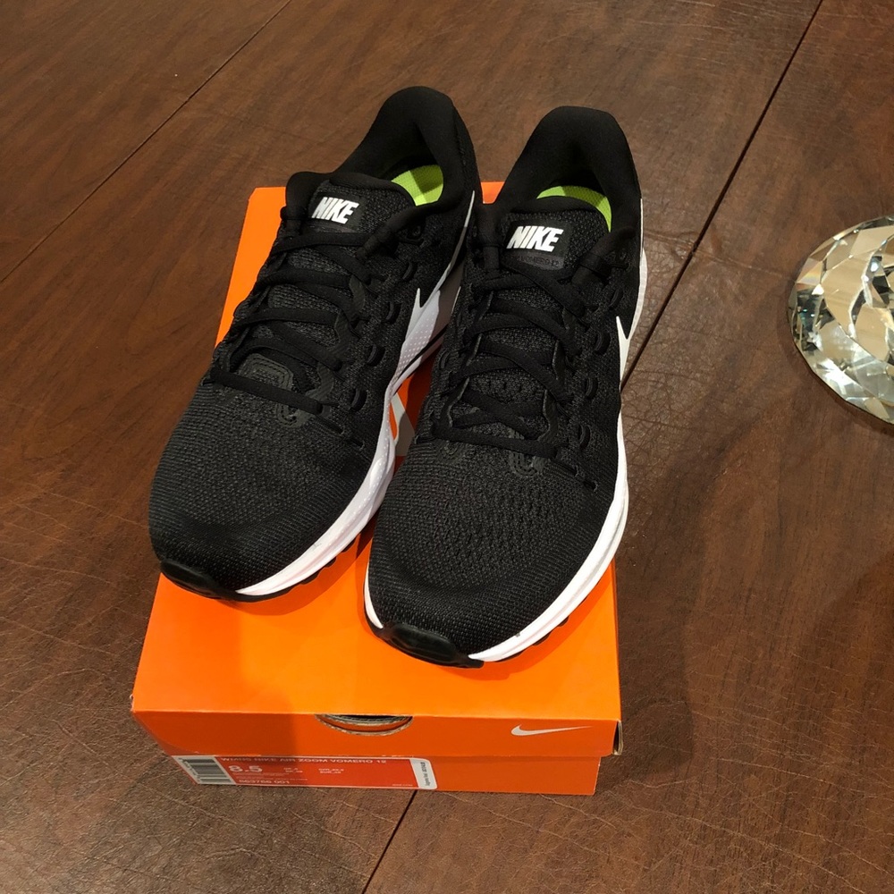 BRAND NEW NIKE WOMENS AIR VIMERO 12 size 8.5